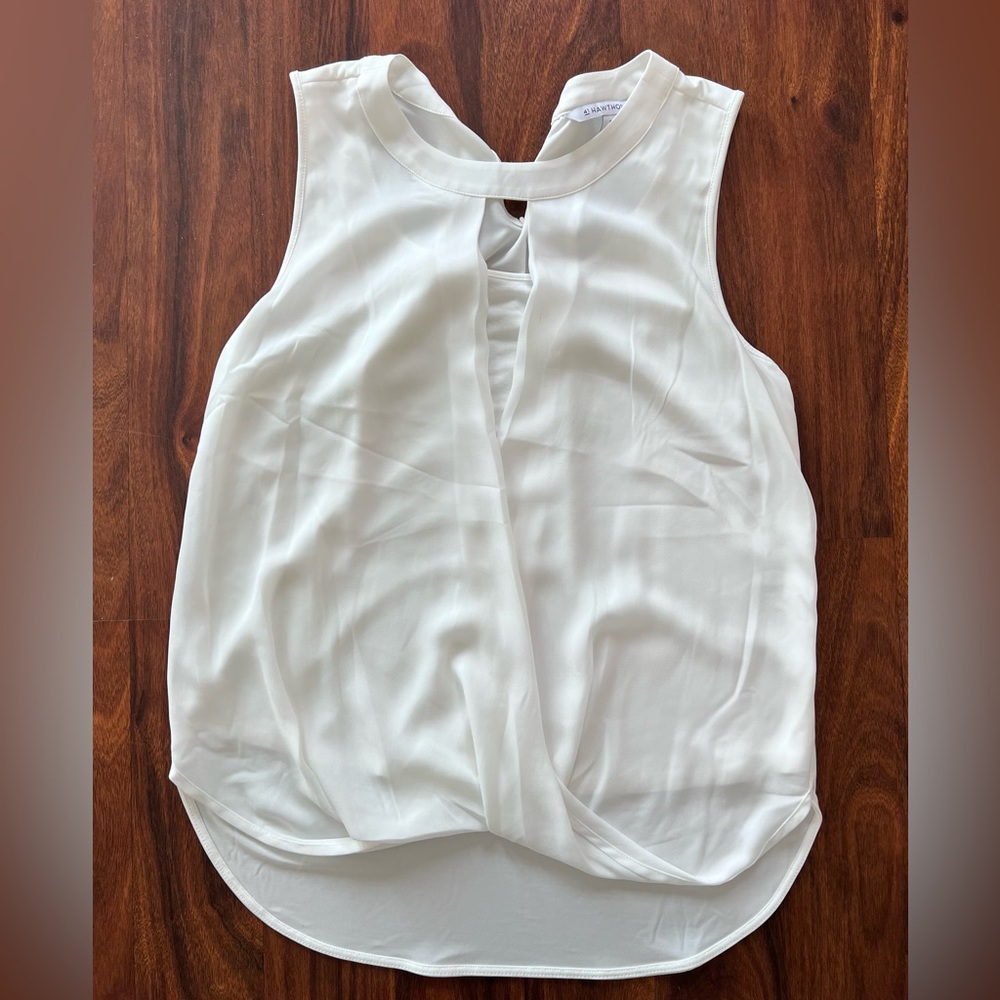 41 Hathorn Clearwater mixed material surplise blouse white in medium.